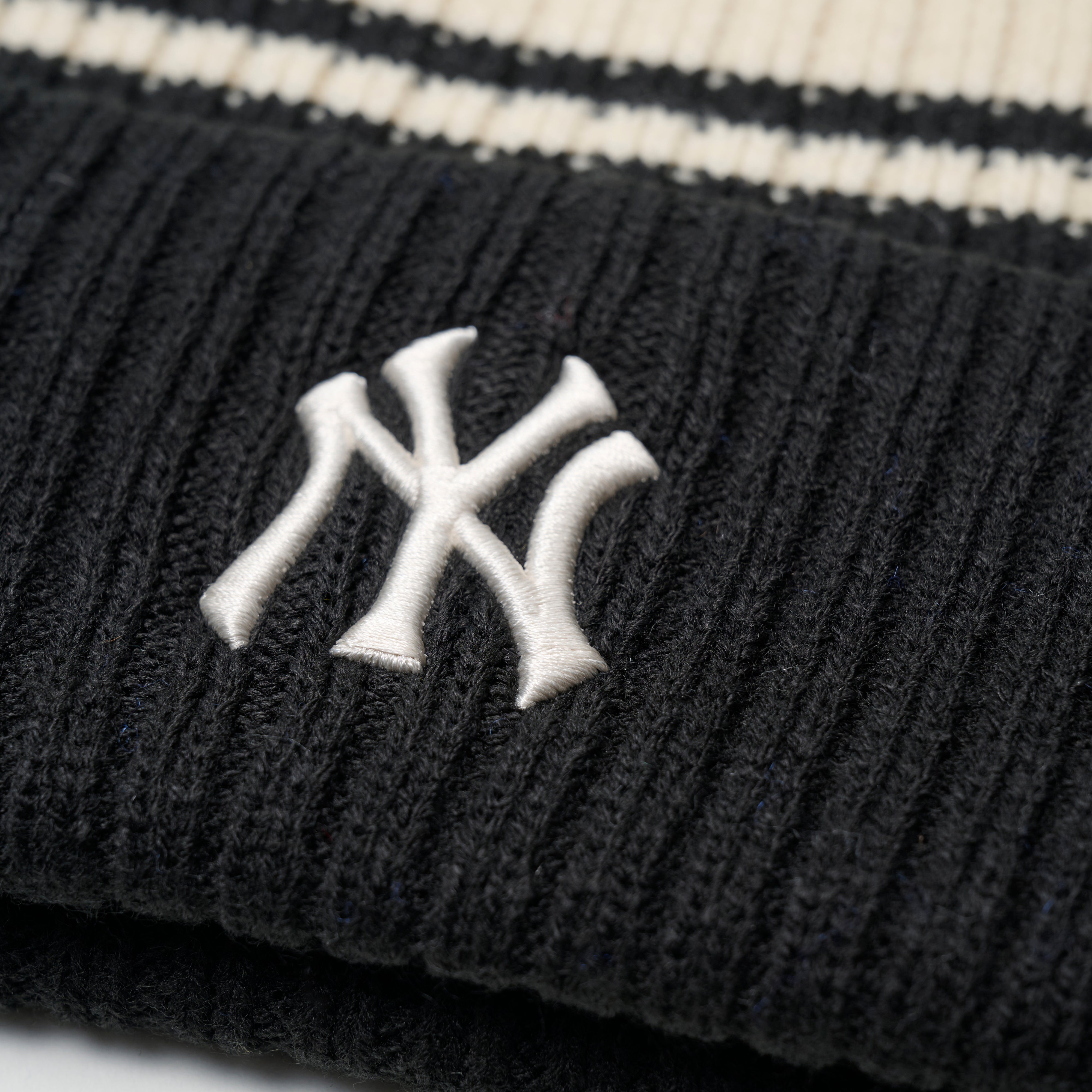 ヤンキース ハーバーストライプ '47 カフニット ブラック